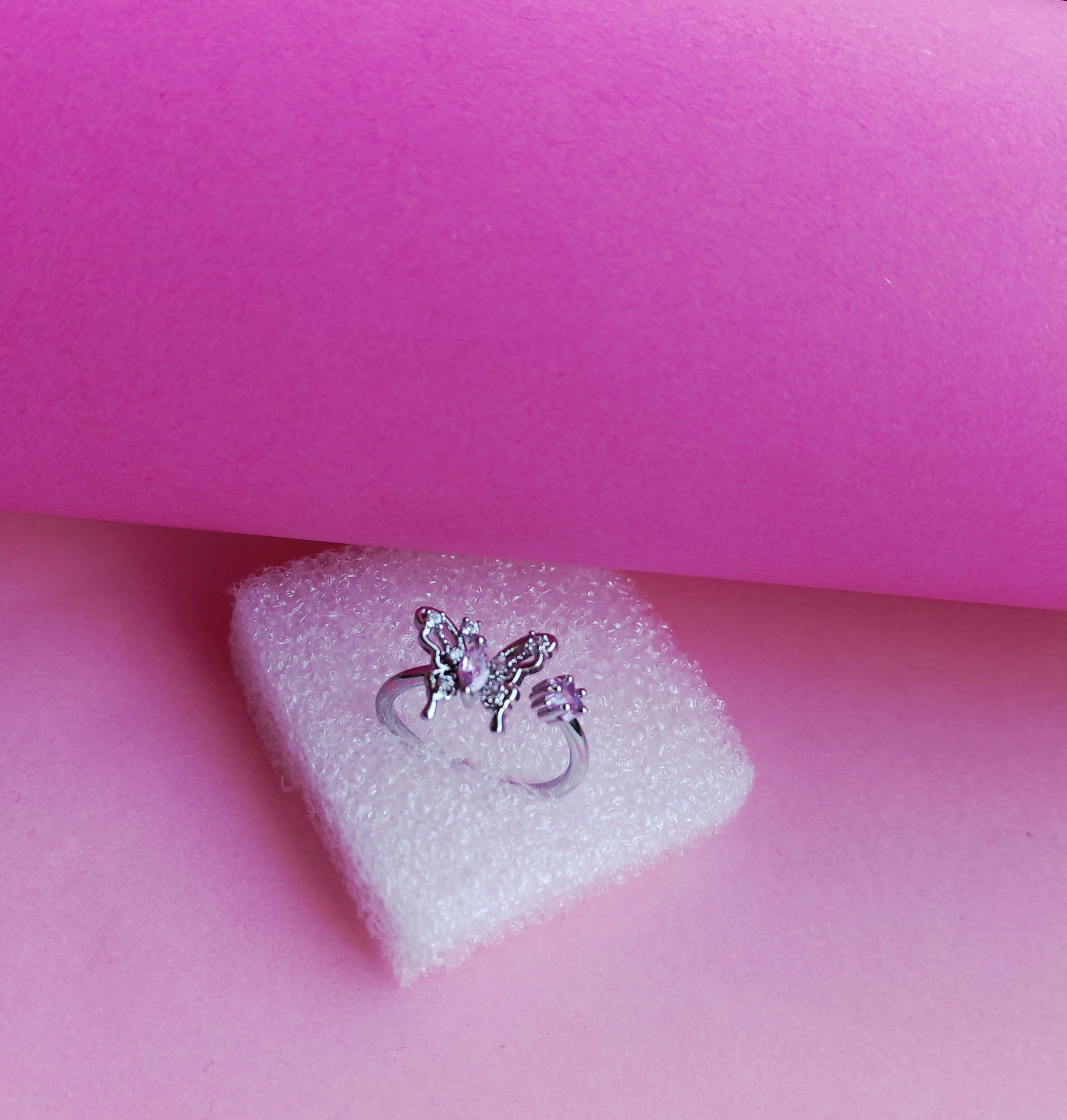 انگشتر پروانه نگینی