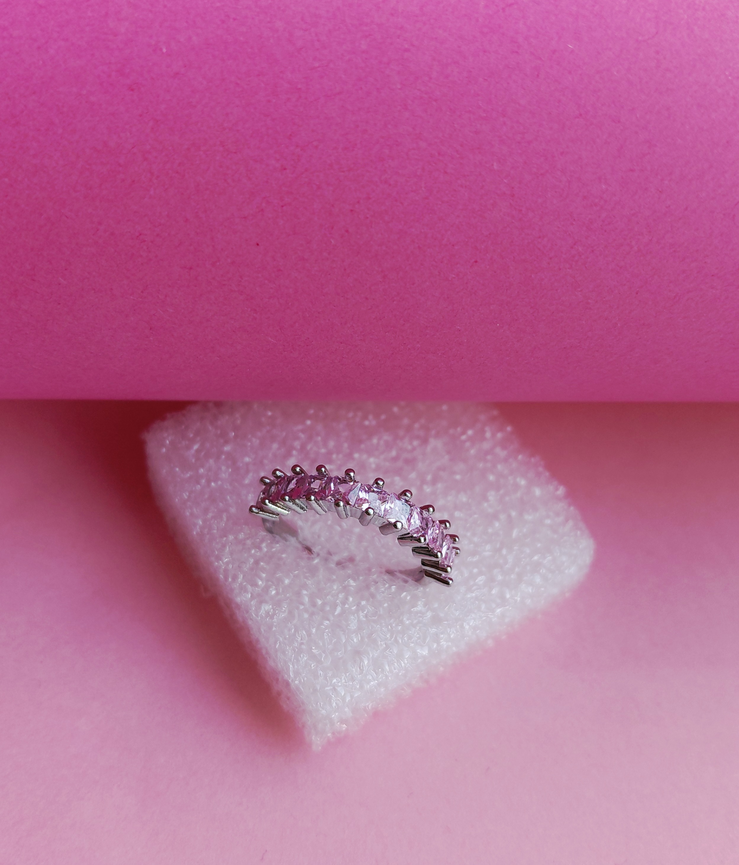 انگشتر نگینی